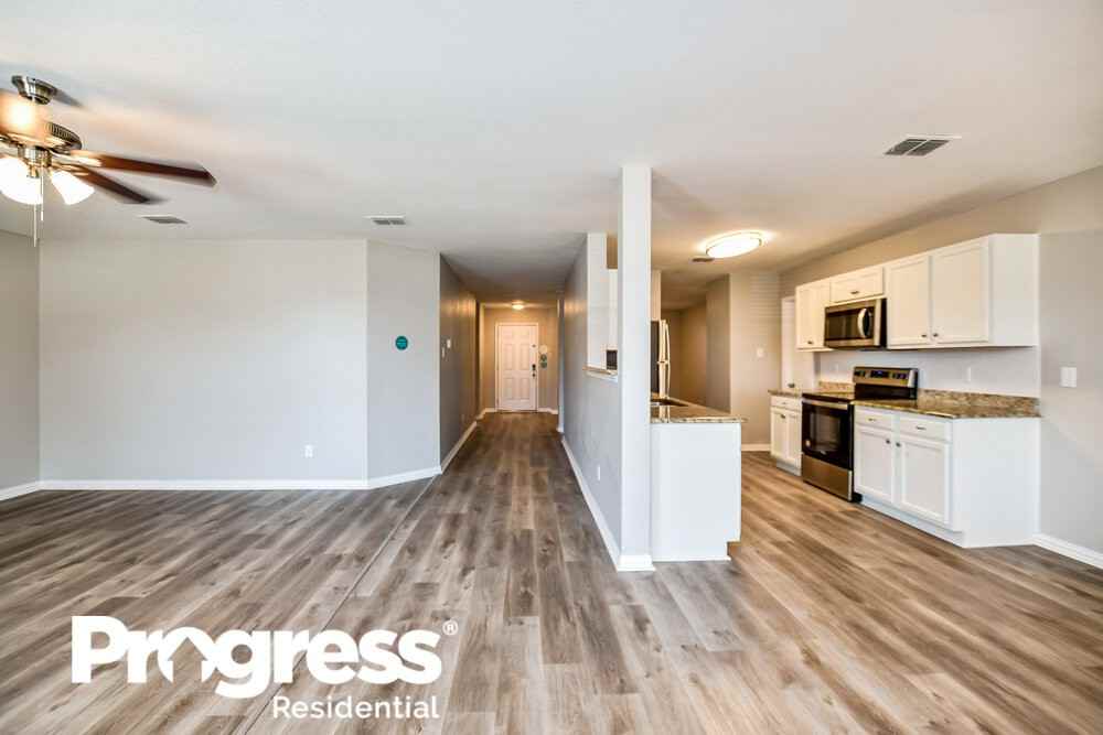 2808 Amber Waves Ln - Photo 3 of 16