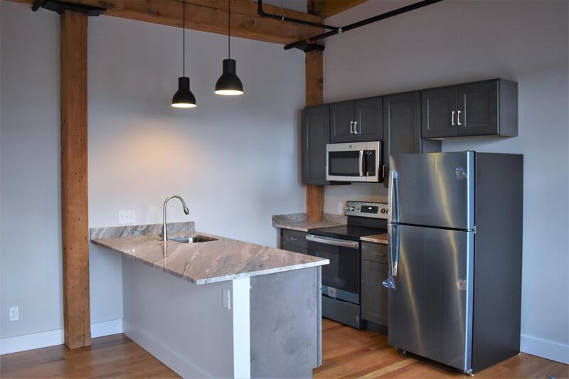 128 Chandler St - Photo 2 of 10