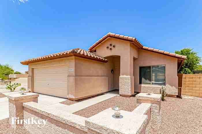 25202 W Fremont Dr - Photo 2 of 15