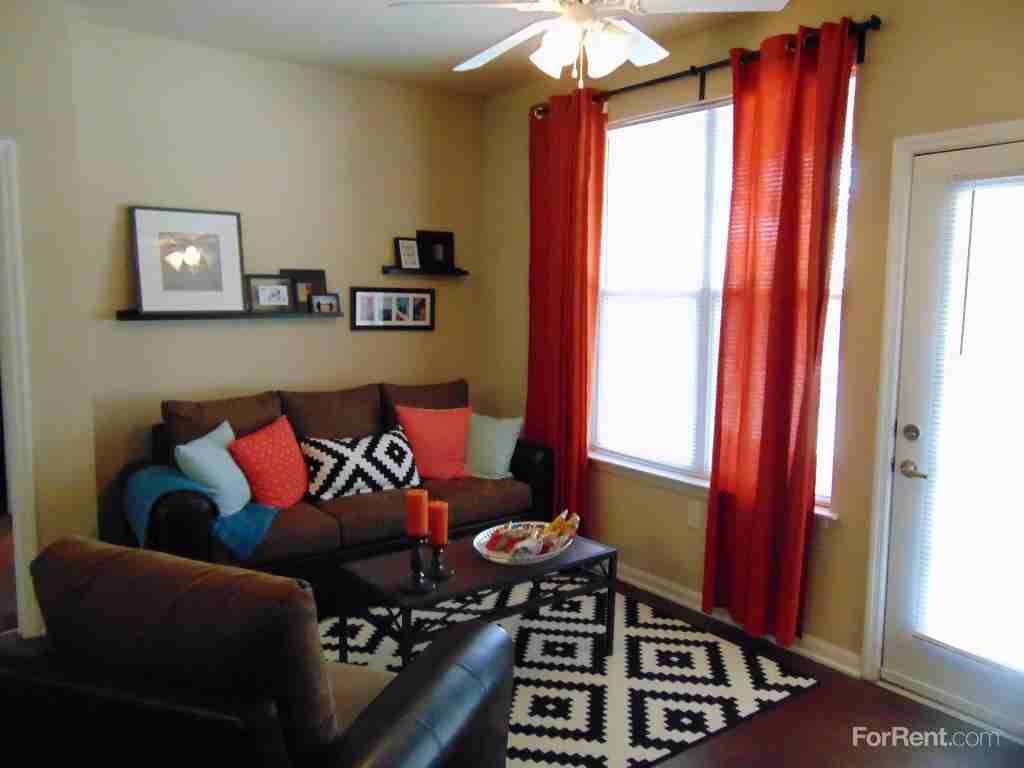 Spring Place Student Apartments - Photo 2 of 19