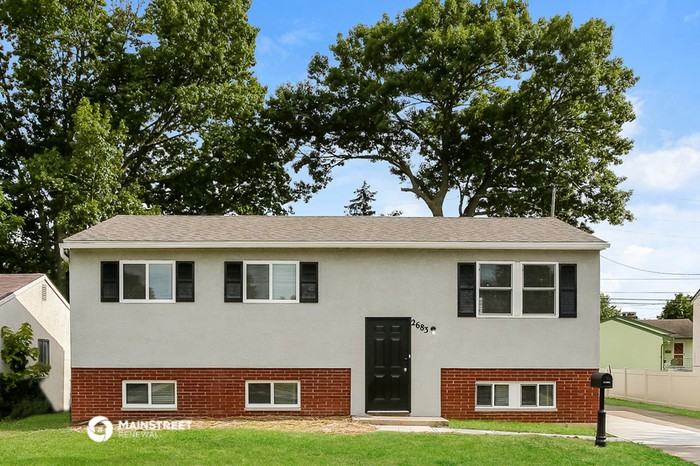 2683 Saint Joseph Ave - Photo 3 of 13