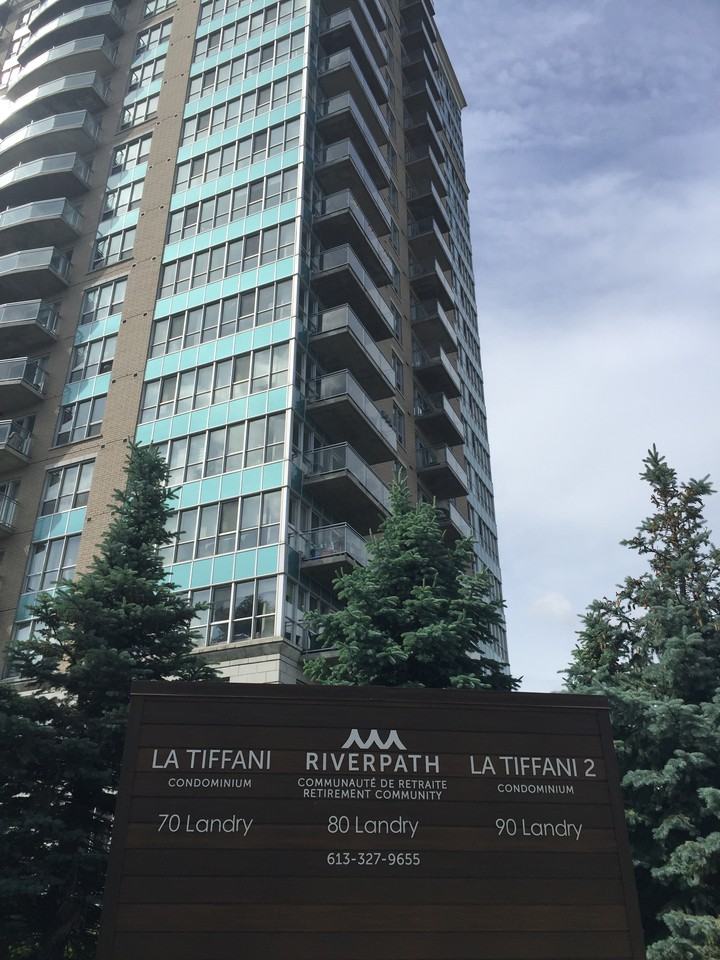 Meilleur Private & Vanier Pkwy #1307
