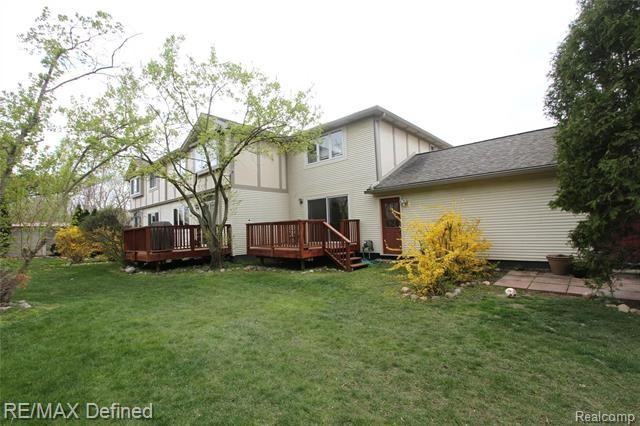 109 Walnut Blvd - Photo 2 of 9