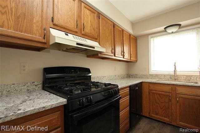 109 Walnut Blvd - Photo 4 of 9