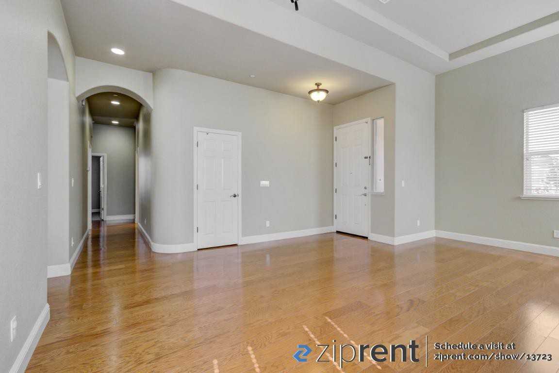 686 Lefevre Dr - Photo 2 of 20