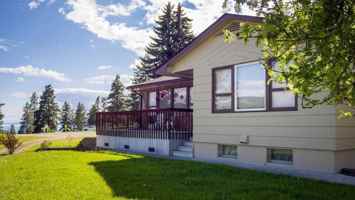 featured image of 8290 Mountain Ln