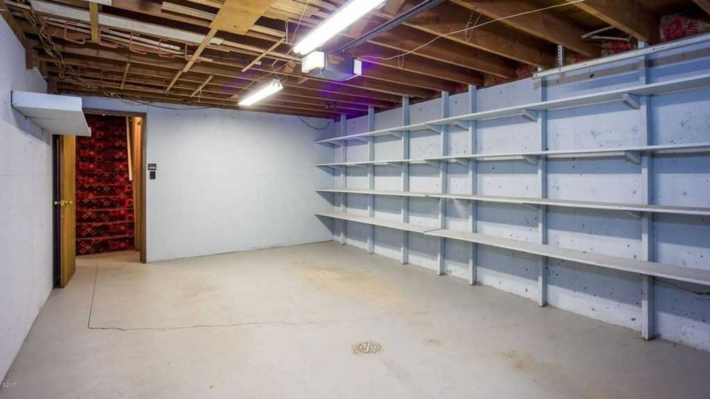 8290 Mountain Ln - Photo 2 of 26