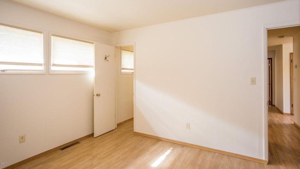 8290 Mountain Ln - Photo 6 of 26