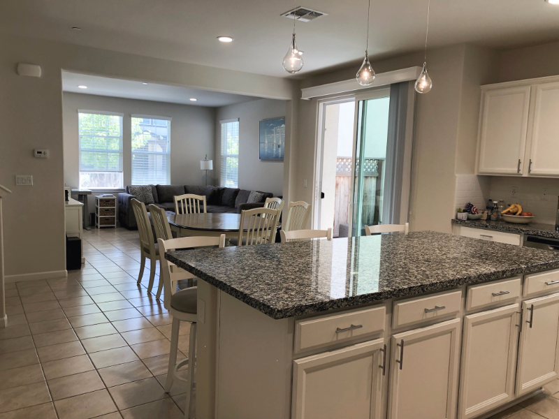 16726 Pickett Ln - Photo 3 of 12