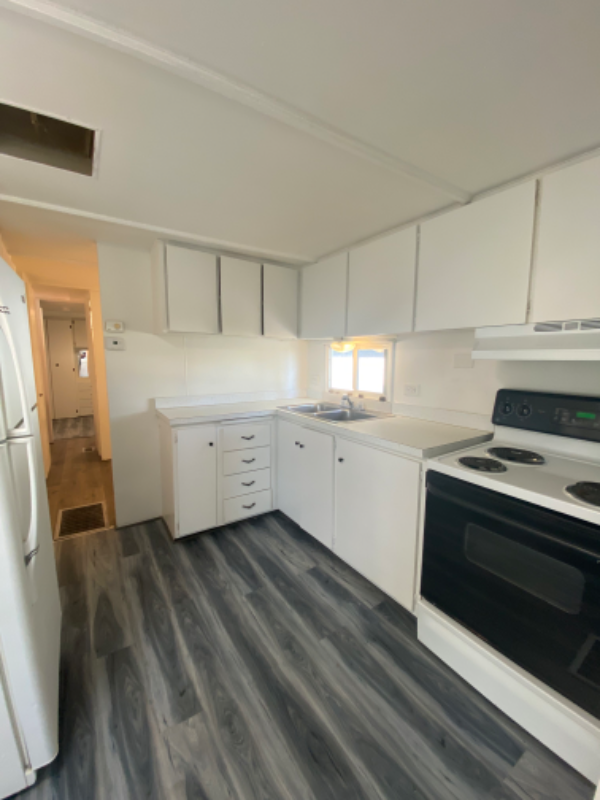 915 49th Avenue Terrace West