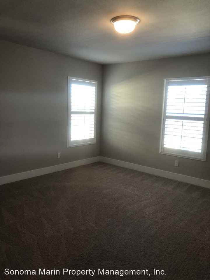 686 E Cotati Ave - Photo 2 of 7