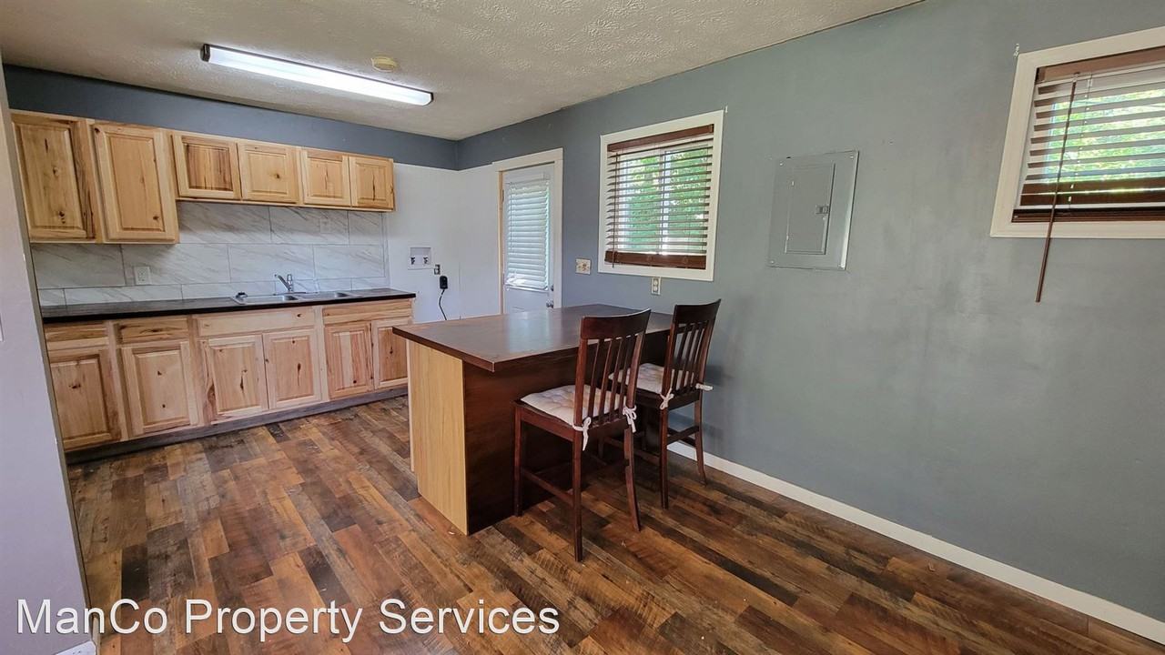 5536 Ferngrove Dr - Photo 3 of 11