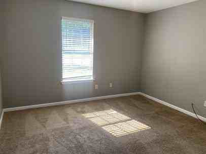 400 S Dearborn St - Photo 2 of 4