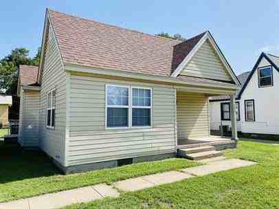 1606 E Cherokee Ave - Photo 2 of 9