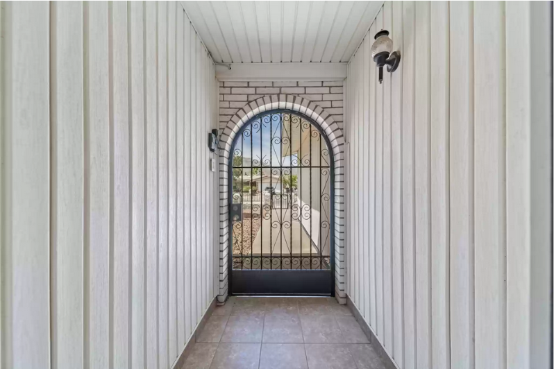 10444 Achilles Dr - Photo 3 of 20