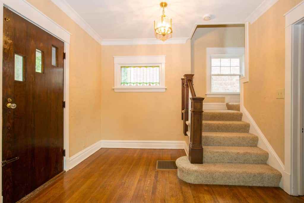 9607 S Charles St - Photo 3 of 14