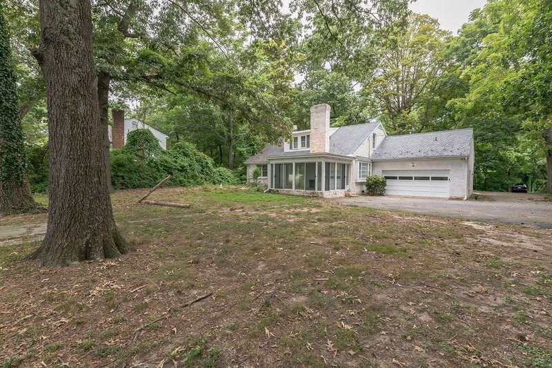 1611 Lakeside Ave - Photo 2 of 27