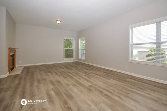 8021 Midlothian Way - Photo 3 of 16