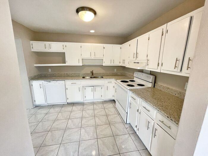 4096 Ferrarra St - Photo 3 of 14