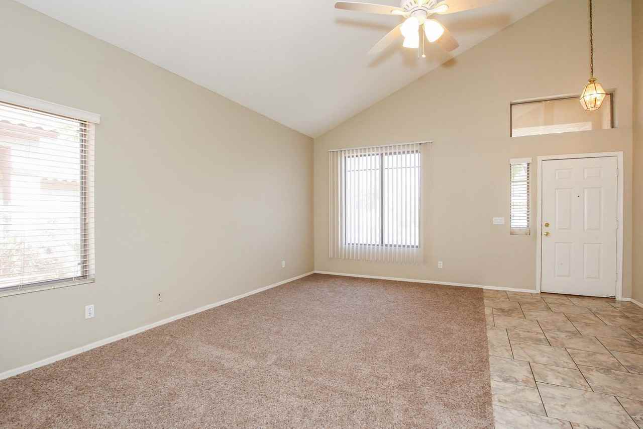 10382 W Amelia Ave - Photo 3 of 17