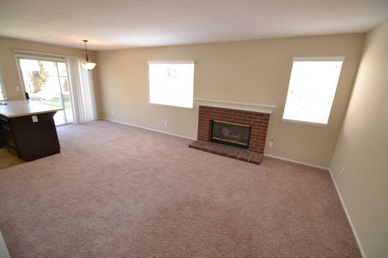 1443 Hoover Ct - Photo 3 of 16
