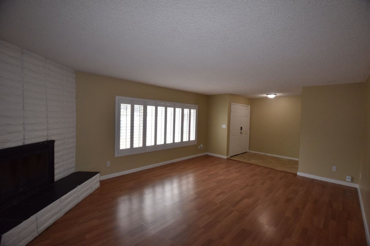 22625 Whittier St - Photo 2 of 18