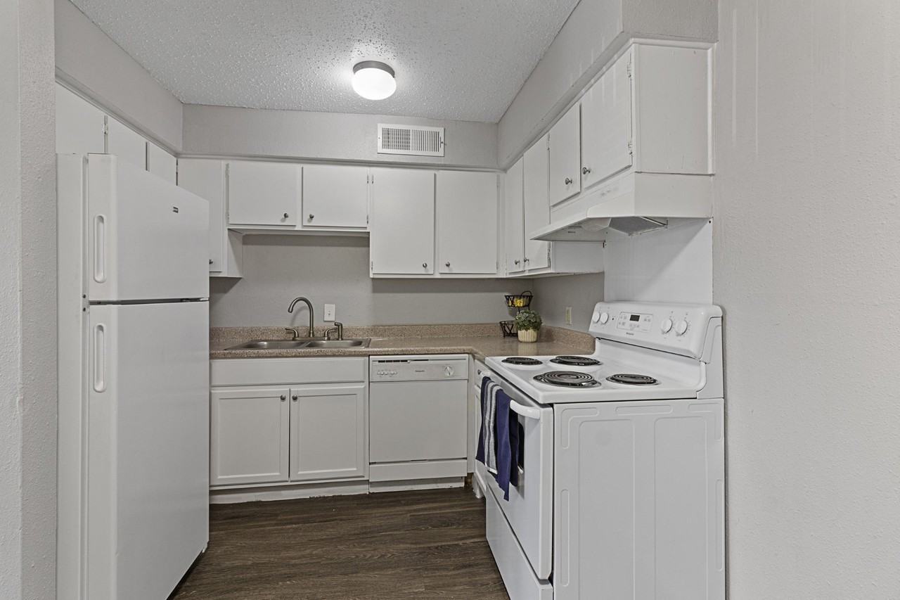 Aria Residences - Photo 5 of 31