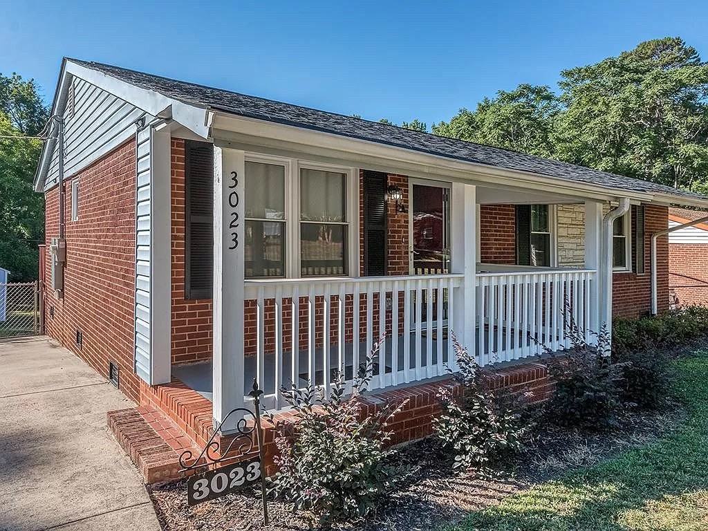 3023 Marney Ave - Photo 2 of 14