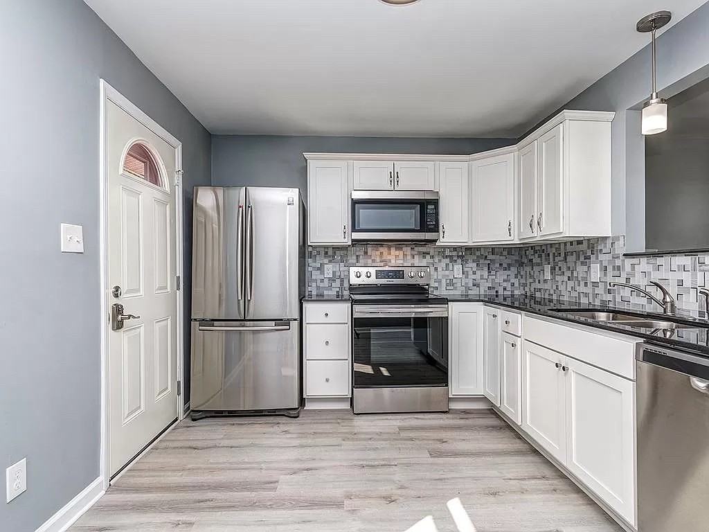 3023 Marney Ave - Photo 3 of 14