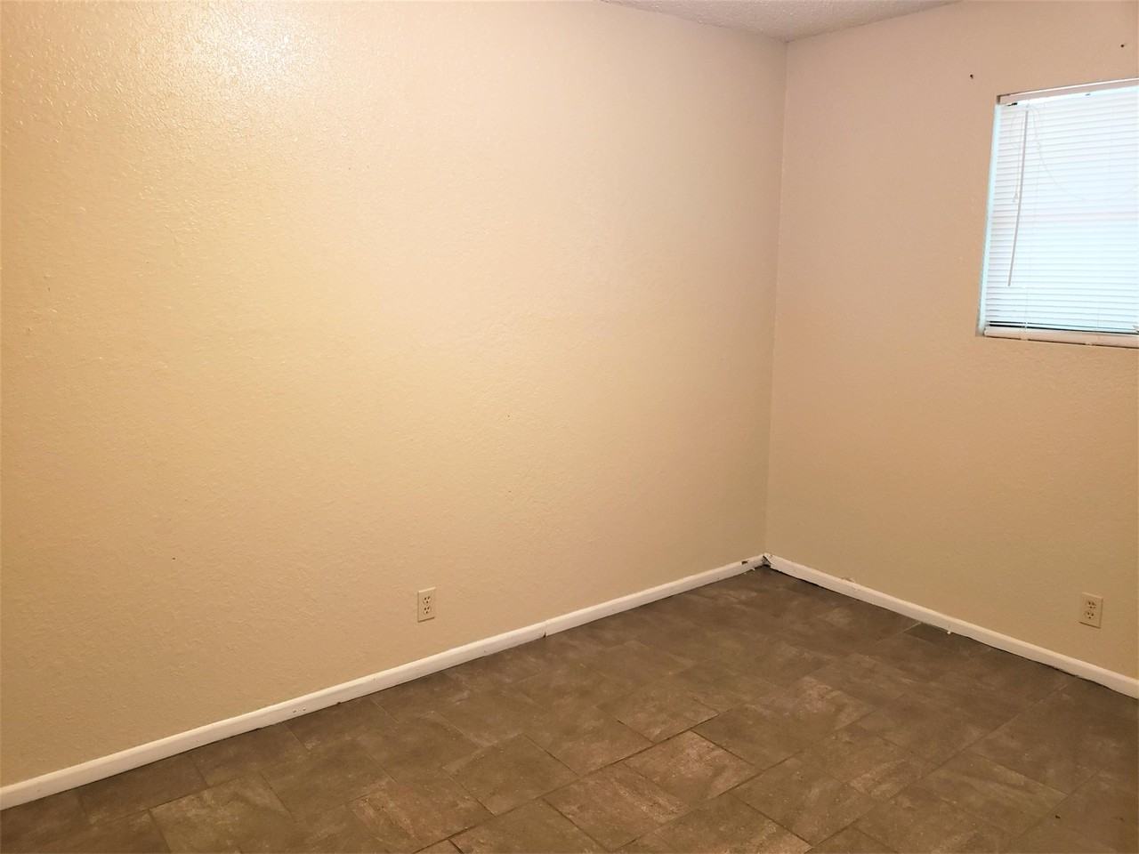 603 Morris St #6-603 - Photo 4 of 8