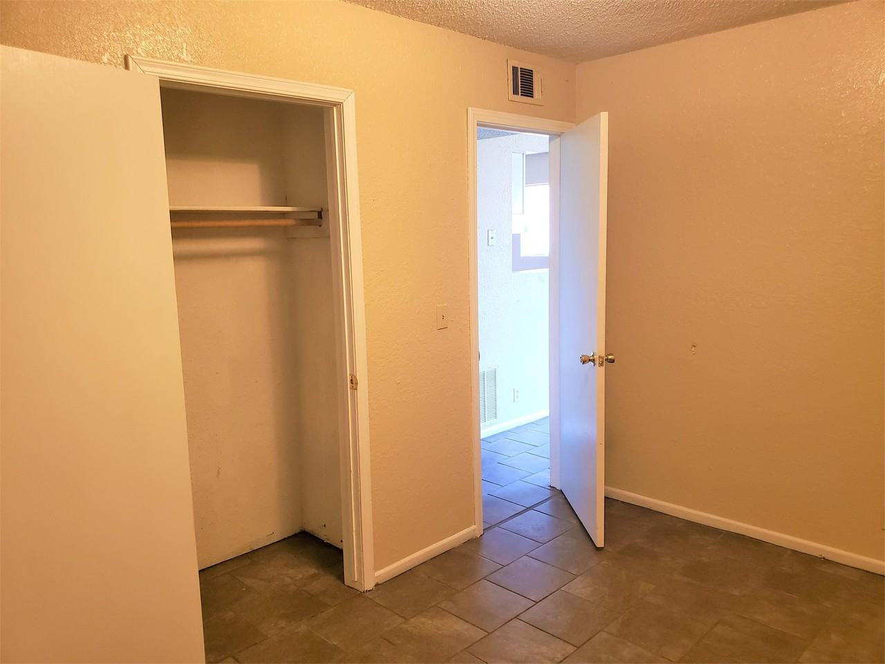 603 Morris St #6-603 - Photo 5 of 8