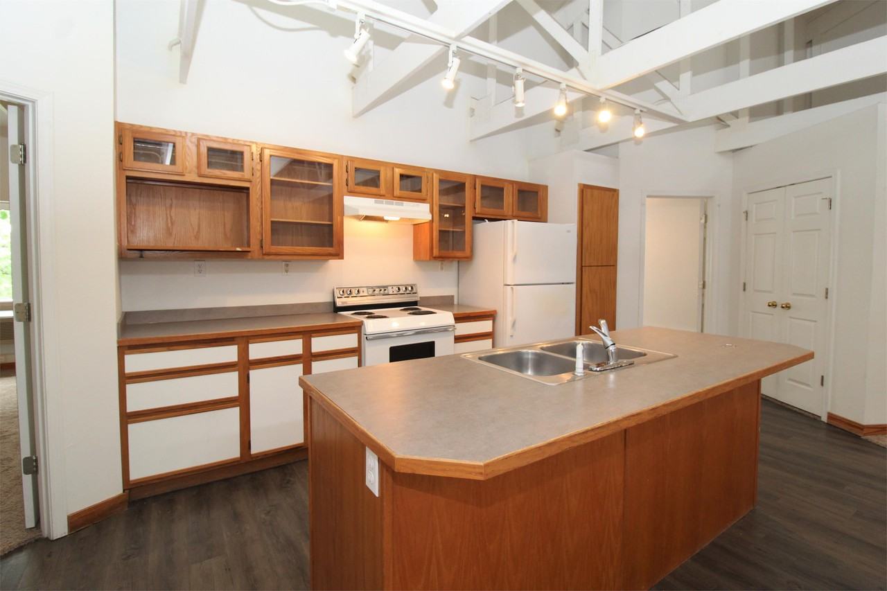 1017 N Molly Ct #1017 - Photo 2 of 11