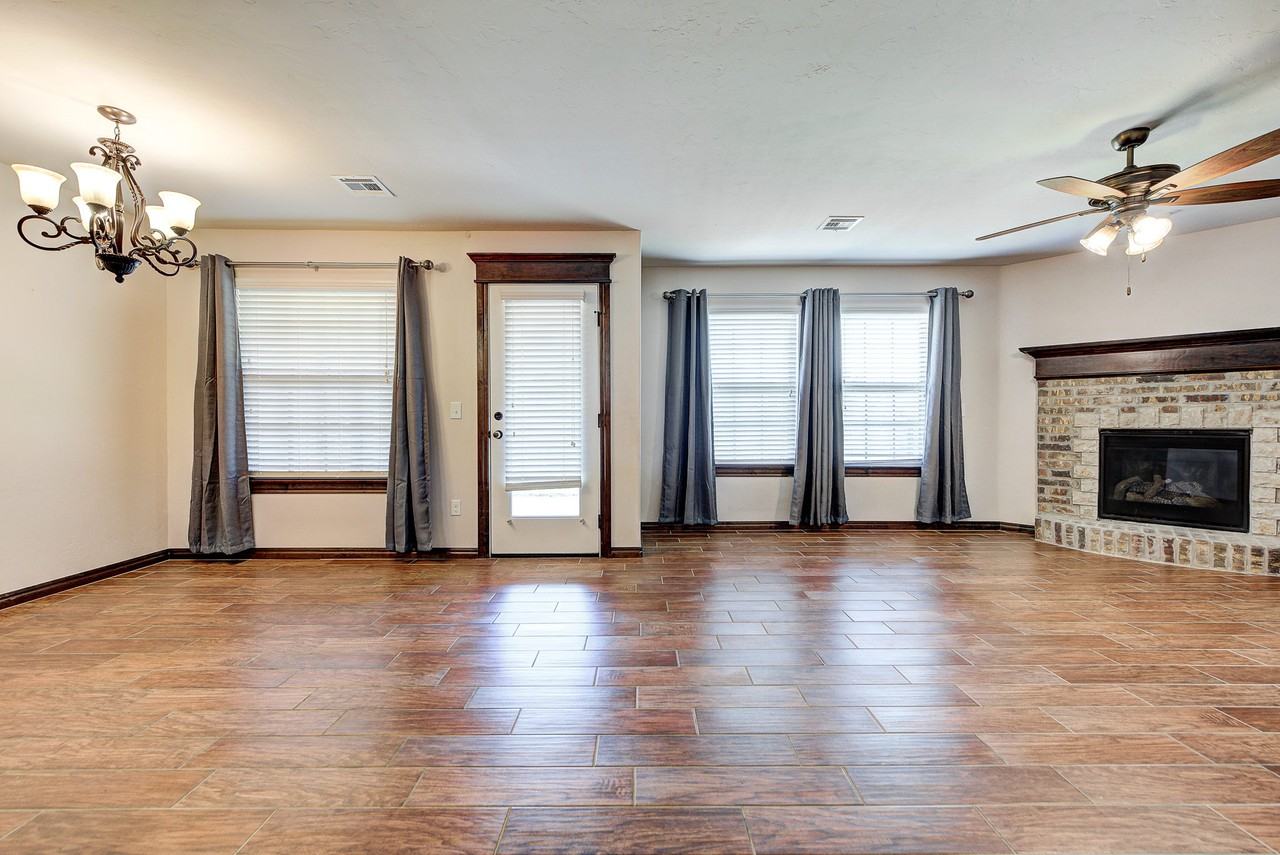 301 Sw 170th St #1 - Photo 4 of 24