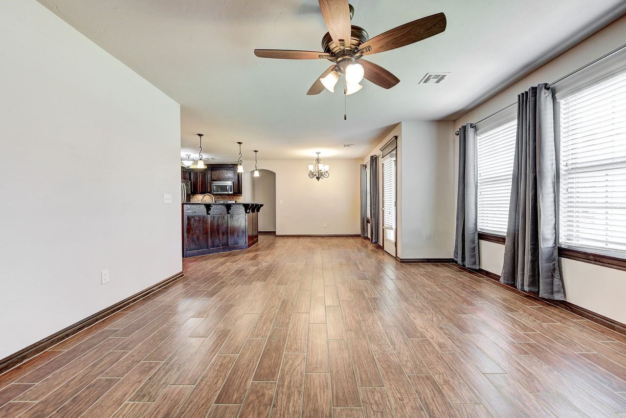 301 Sw 170th St #1 - Photo 6 of 24