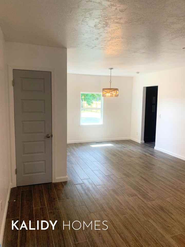 1711 N Vermont Ave #1 - Photo 3 of 11