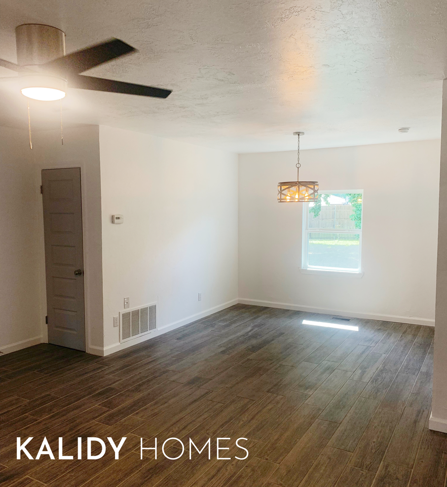 1711 N Vermont Ave #1 - Photo 4 of 11