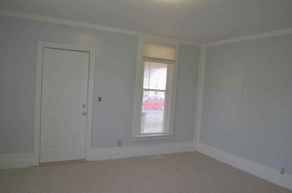 1303 Sycamore St - Photo 2 of 10