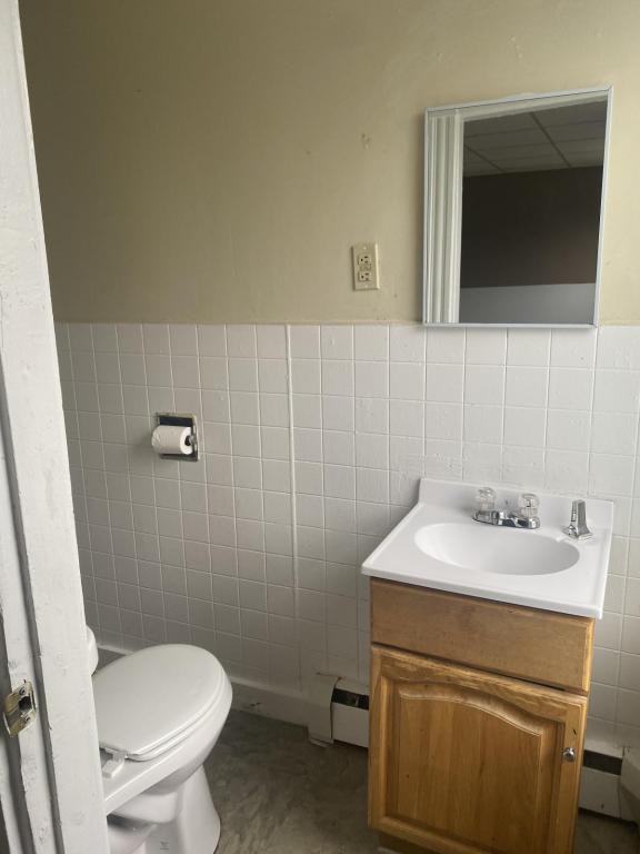 102 Knox St - Photo 2 of 10