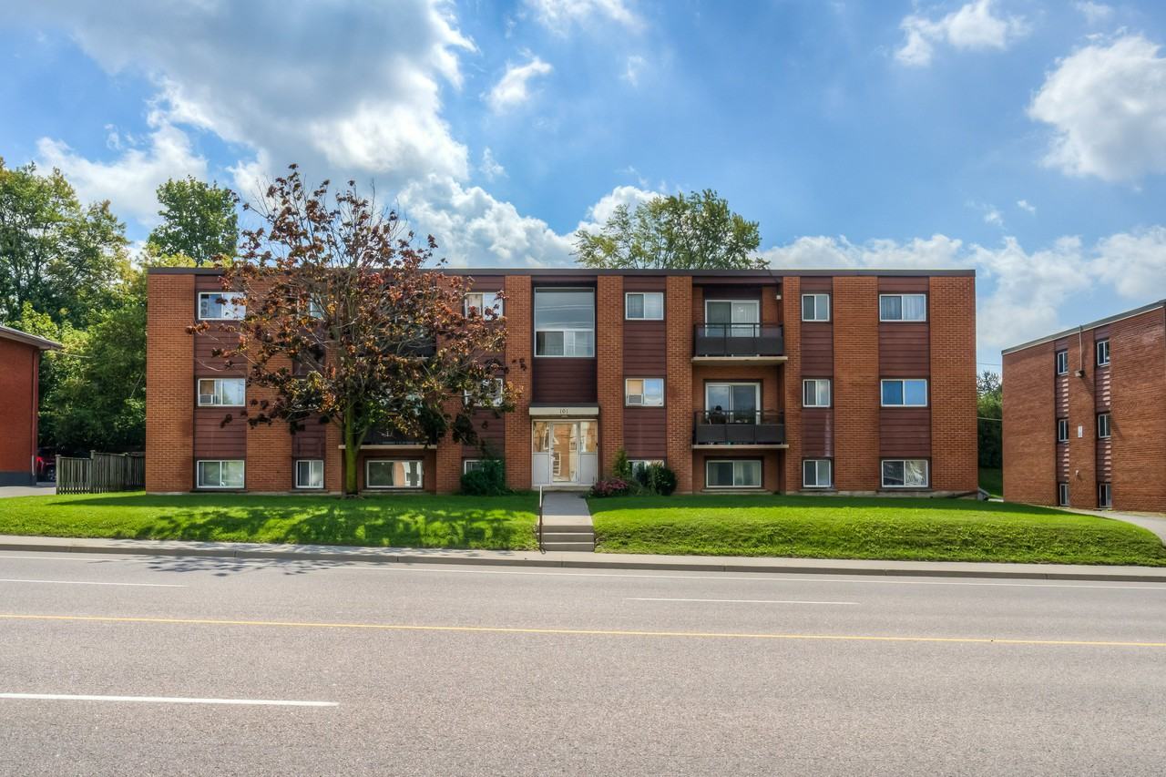 159 & 161 University Avenue East - Photo 2 of 7