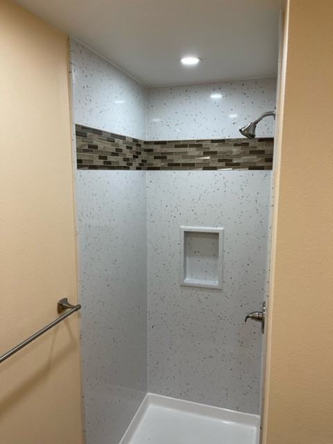 2233 Poplar Dr #2 - Photo 3 of 4