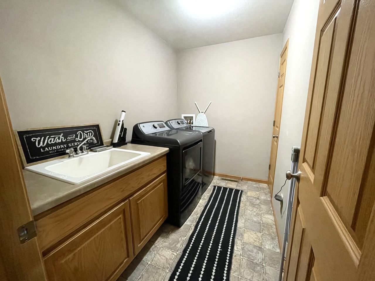 3253 Old Orchard Rd - Photo 3 of 4