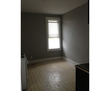 919 North St - Photo 2 of 12