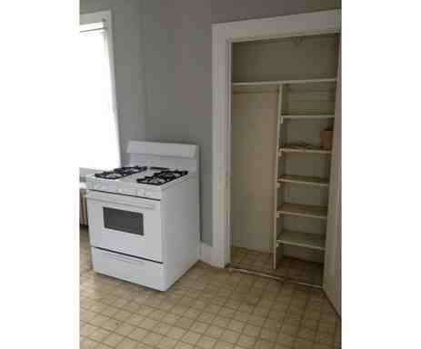 919 North St - Photo 3 of 12