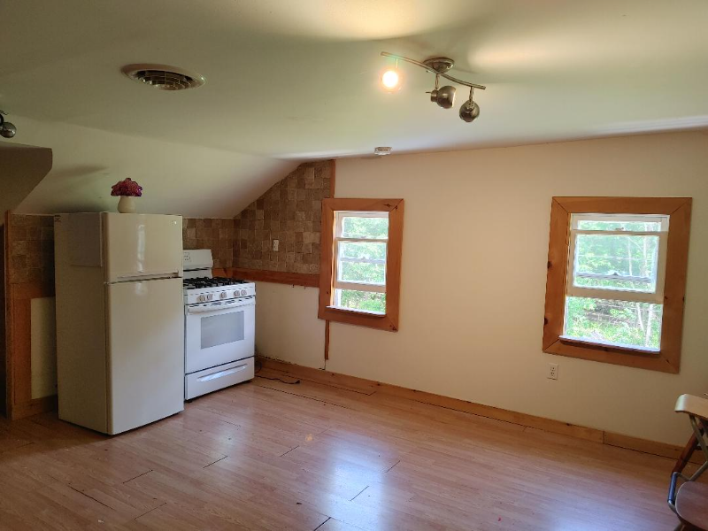 260 Caniff Rd - Photo 2 of 4