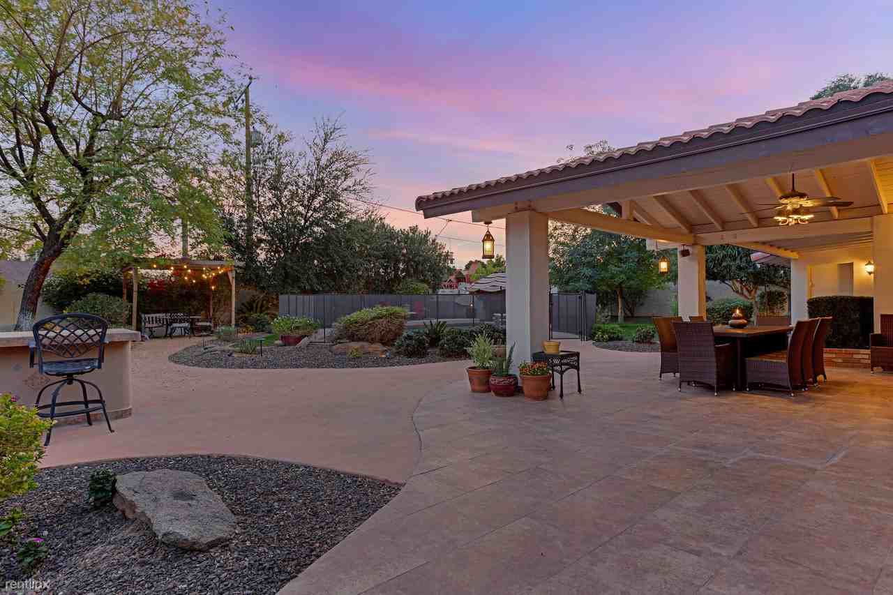 6821 E Vista Dr - Photo 2 of 50