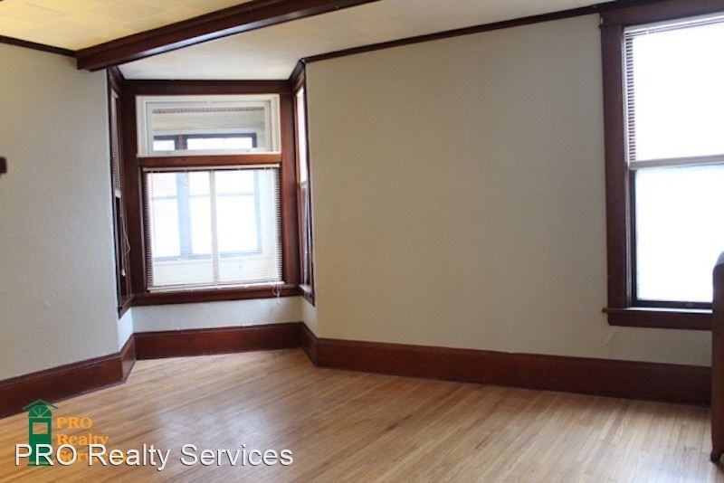 1025 Burgess St - Photo 2 of 18