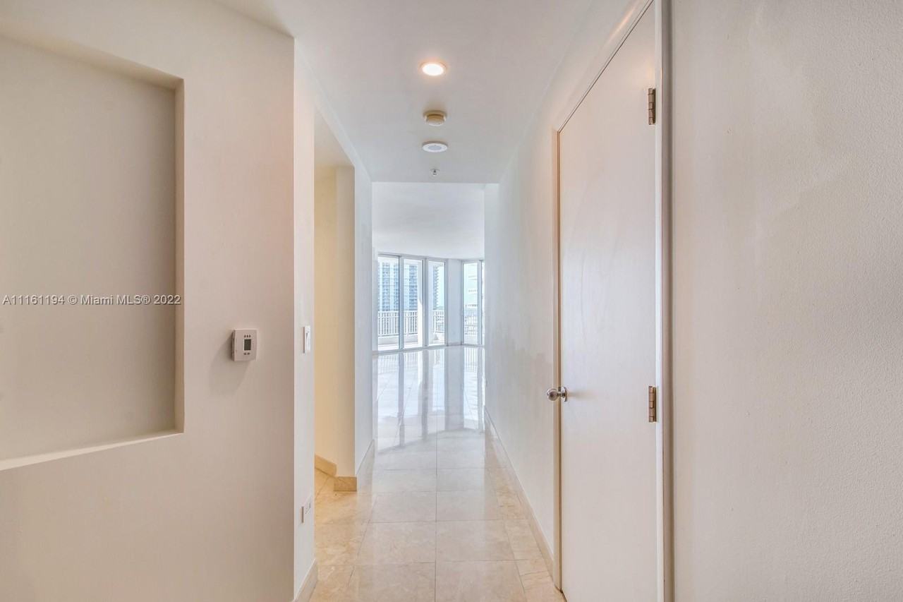801 Brickell Ave #3012 - Photo 3 of 8