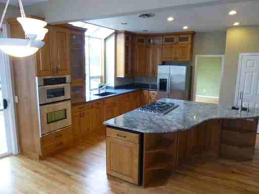 249 Slater St S - Photo 3 of 15