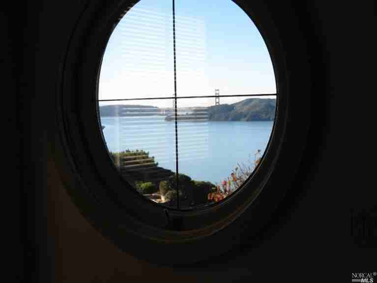 217 Golden Gate Ave - Photo 3 of 5