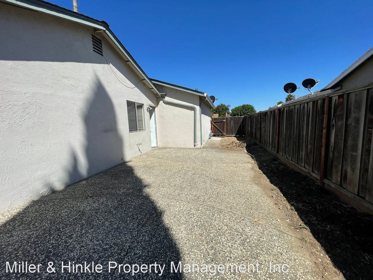 29 Kittery Ct - Photo 3 of 16